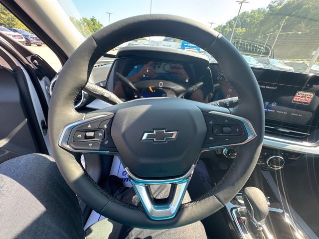 New 2026 Chevrolet Trax LT w/ Sunroof Package FWD image 13