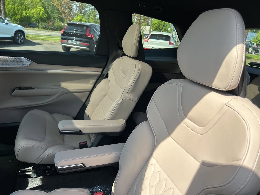 New 2025 Volvo EX90 Ultra image 6