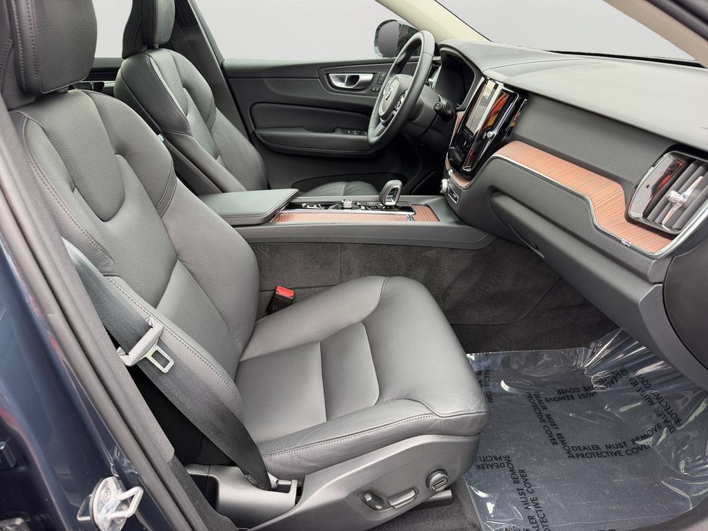 Certified 2024 Volvo XC60 T8 Plus w/ Climate Package AWD/4WD image 8