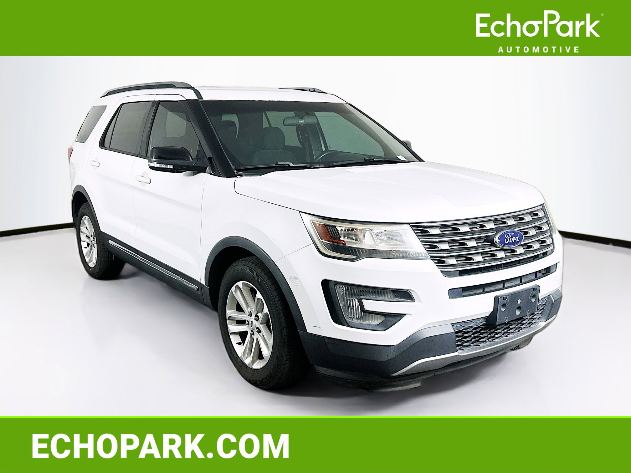 Used 2017 Ford Explorer XLT image 1