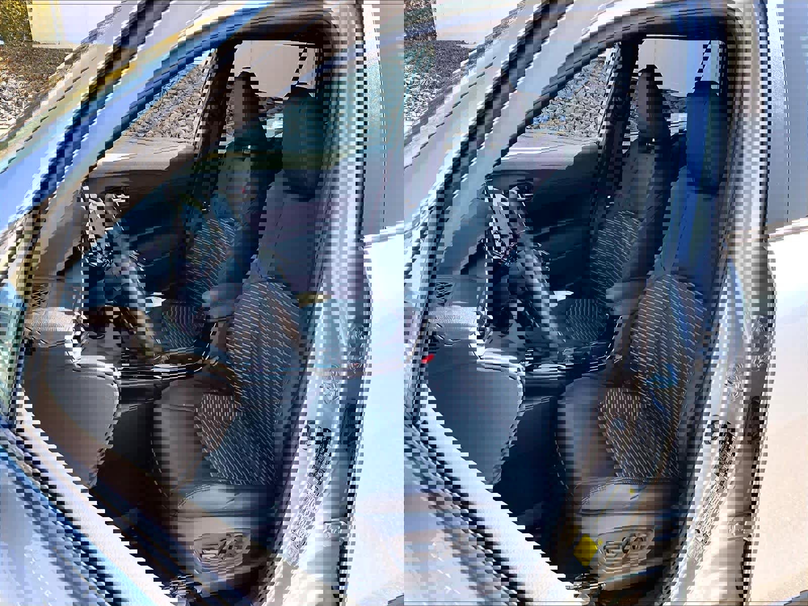 Used 2023 Toyota Corolla Cross XSE w/ Convenience Package image 10