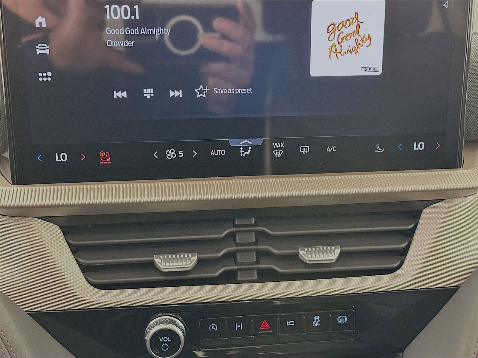 New 2026 Ford Explorer Active w/ Active Comfort Package image 16