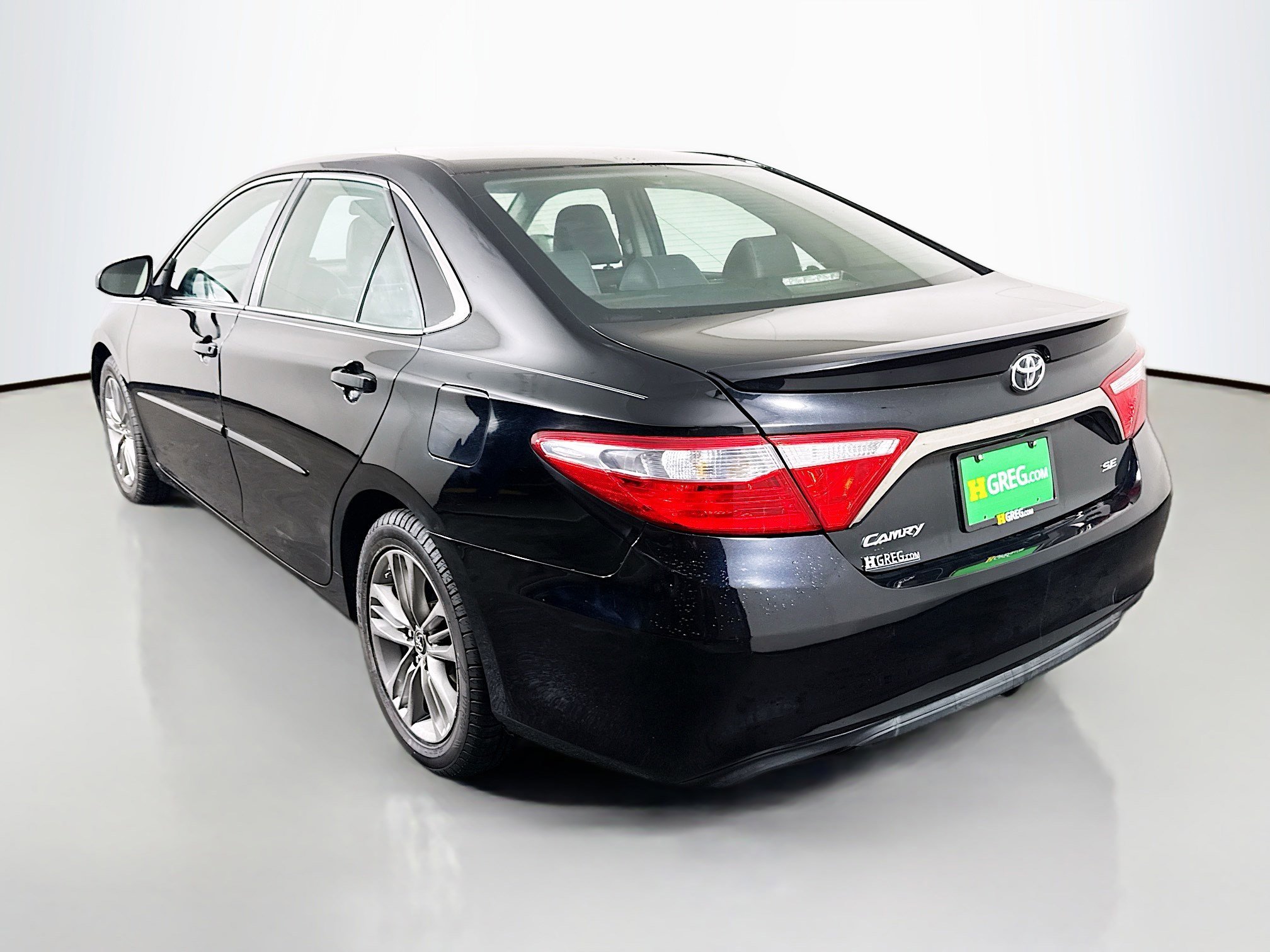Used 2016 Toyota Camry SE image 7