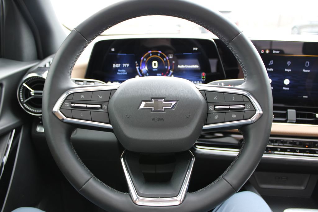 Used 2025 Chevrolet Equinox ACTIV w/ Safety and Technology Package image 37