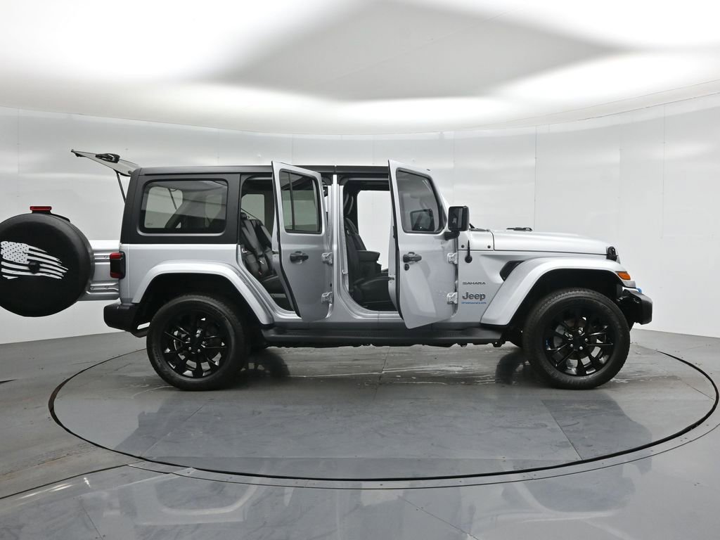 Used 2023 Jeep Wrangler Unlimited Sahara image 5