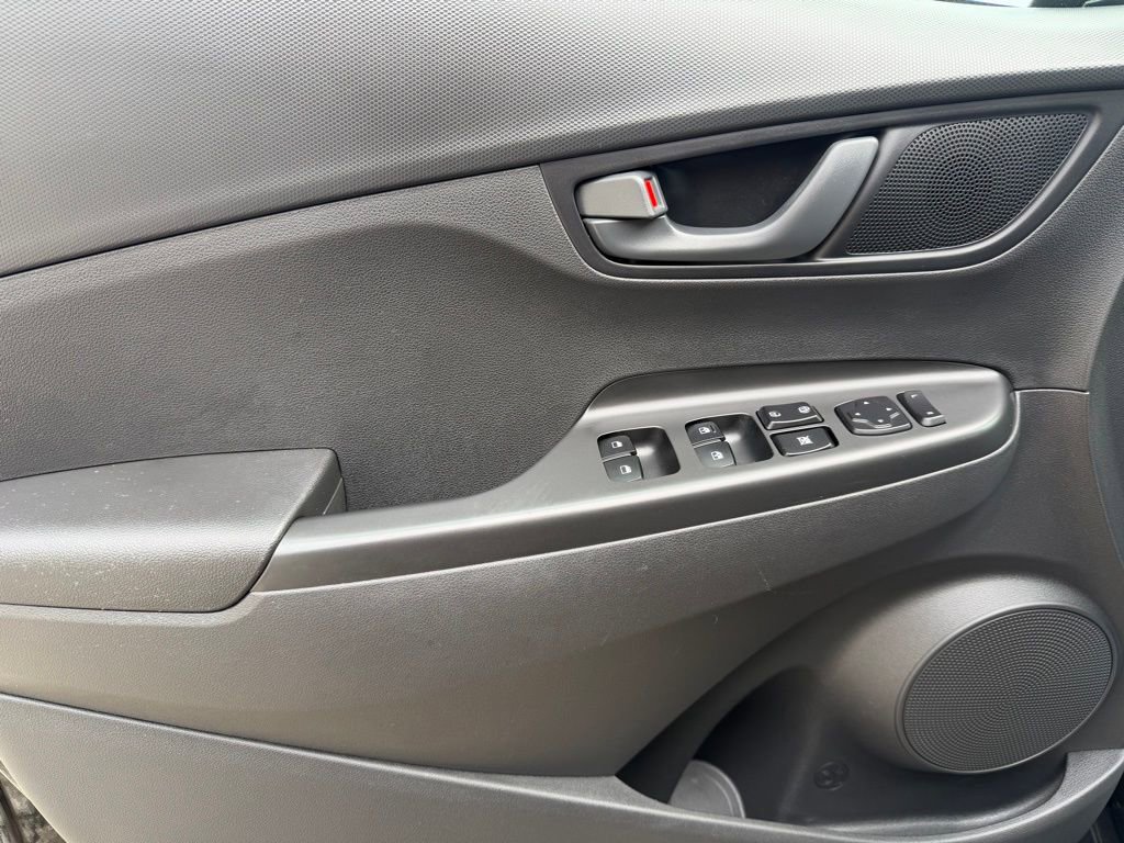 Used 2023 Hyundai Kona SEL w/ Cargo Package image 18