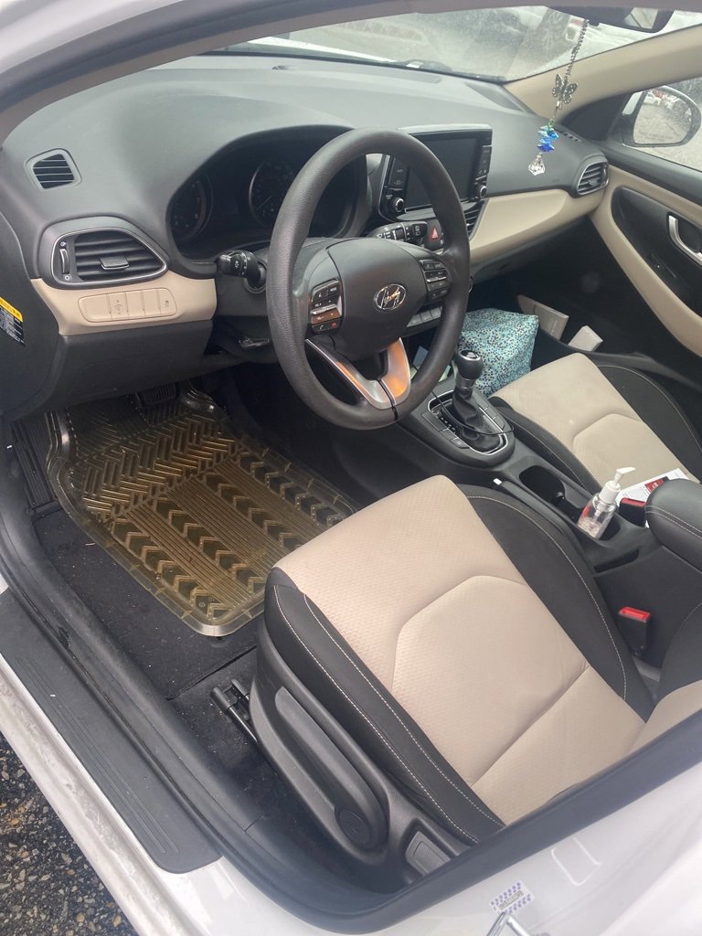 Used 2020 Hyundai Elantra GT image 9