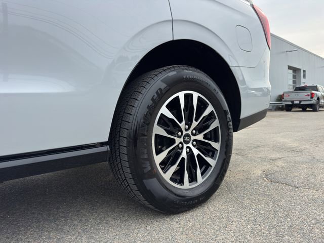 Used 2025 Ford Expedition Platinum image 28