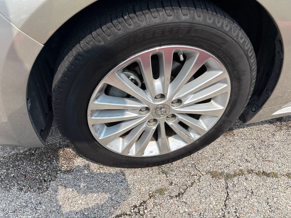 Used 2014 Toyota Avalon XLE Touring FWD image 9