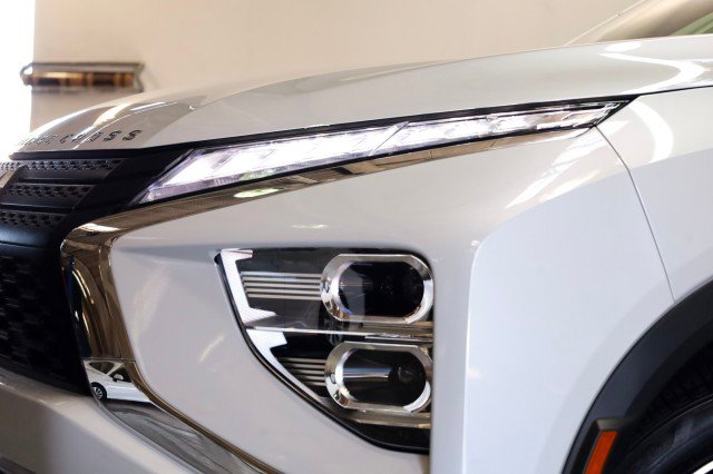 New 2025 Mitsubishi Eclipse Cross SE image 2