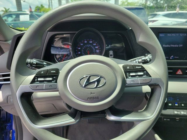 Certified 2023 Hyundai Elantra SEL FWD image 17