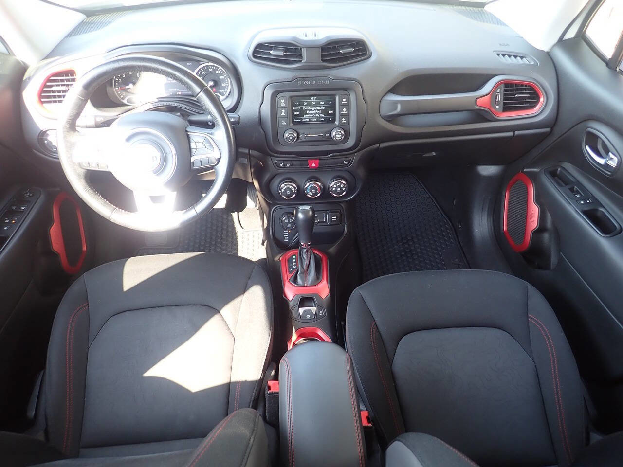 Used 2016 Jeep Renegade Trailhawk w/ Cold Weather Group image 15