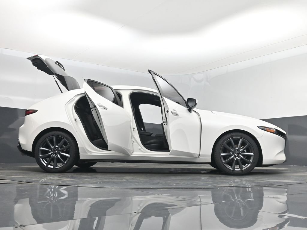Used 2019 MAZDA MAZDA3 Hatchback w/ Preferred Package image 7