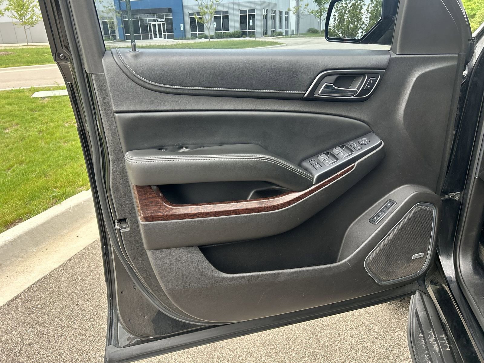 Used 2015 GMC Yukon SLT AWD/4WD image 24