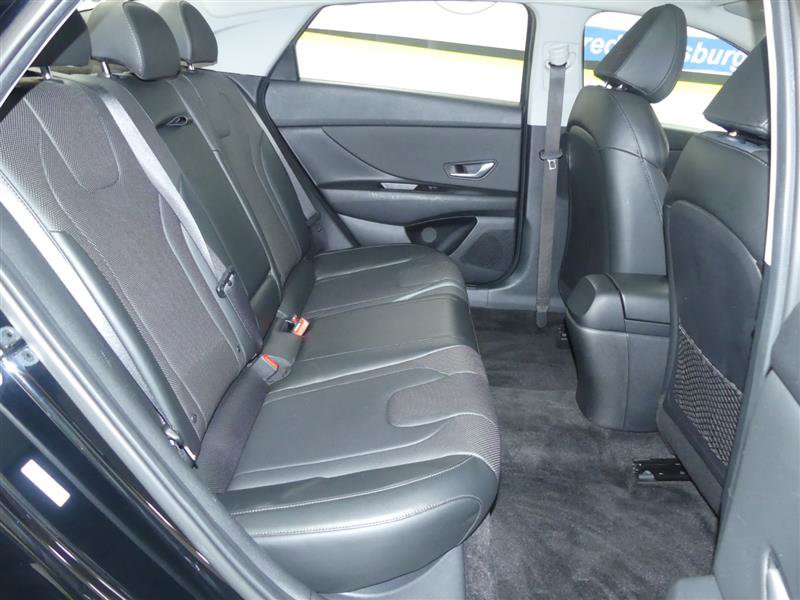 Used 2022 Hyundai Elantra Limited image 22