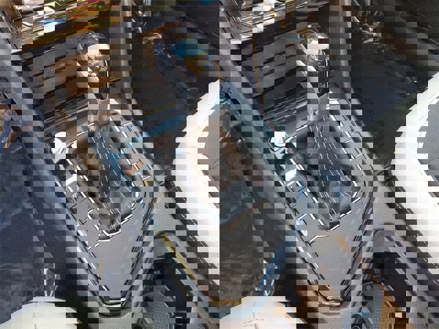 Certified 2025 Volkswagen Taos SE w/ Panoramic Sunroof Package image 27