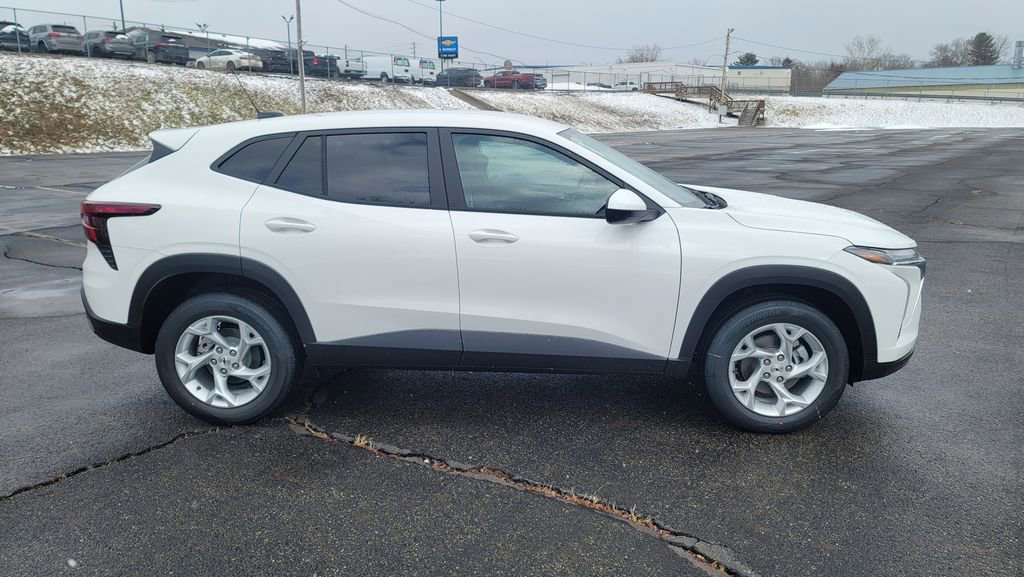 New 2026 Chevrolet Trax LS w/ LS Convenience Package FWD image 14