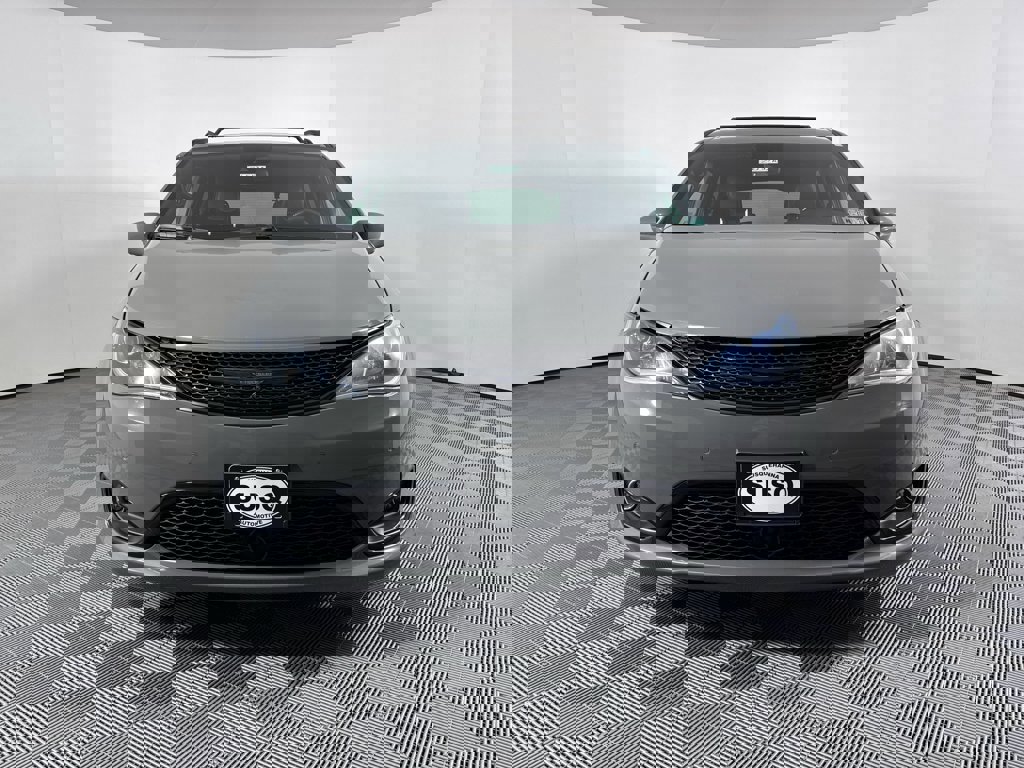 Used 2020 Chrysler Pacifica Limited w/ Advanced Safetytec Group image 2