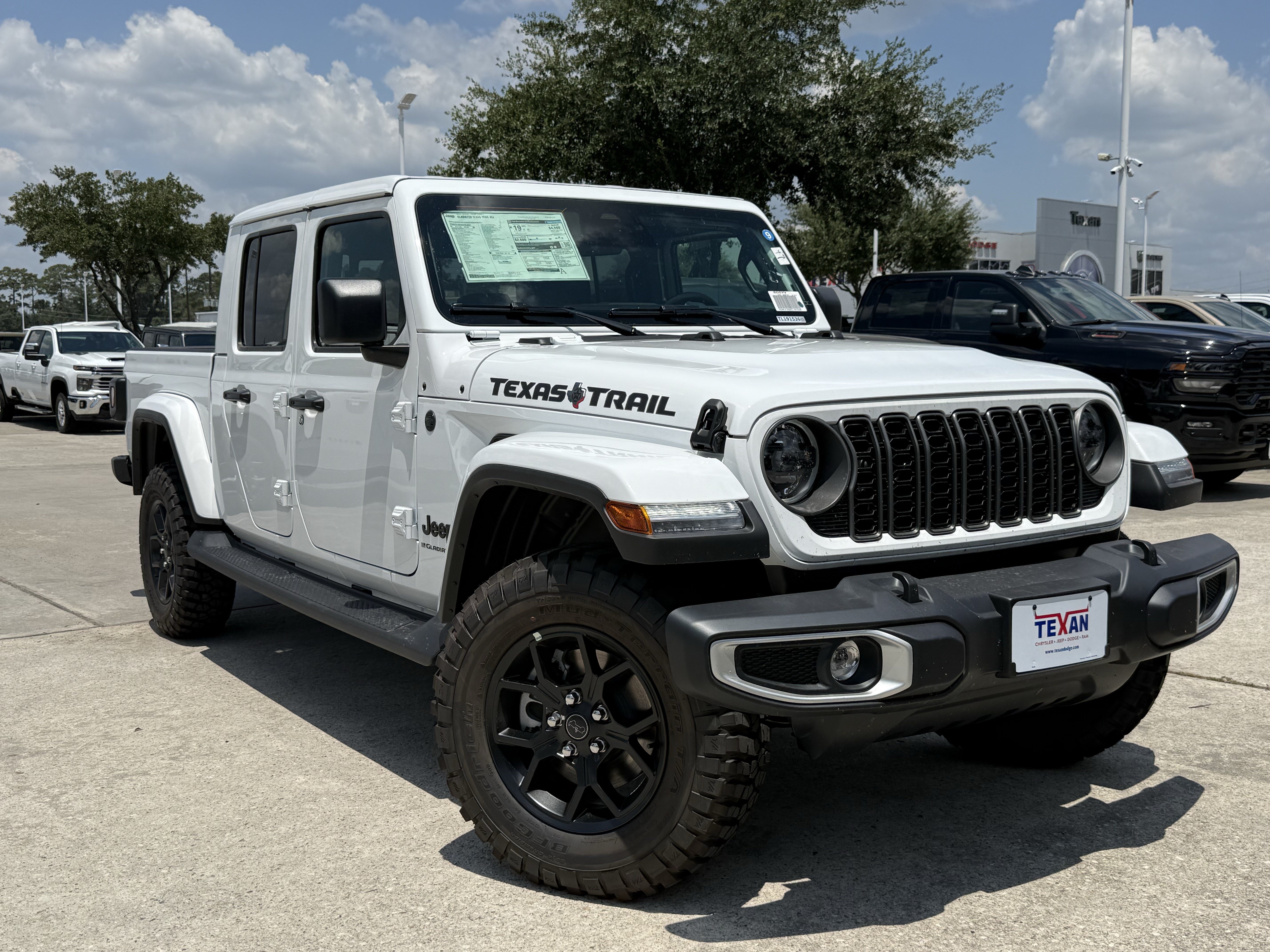 New 2026 Jeep Gladiator Sport AWD/4WD image 2