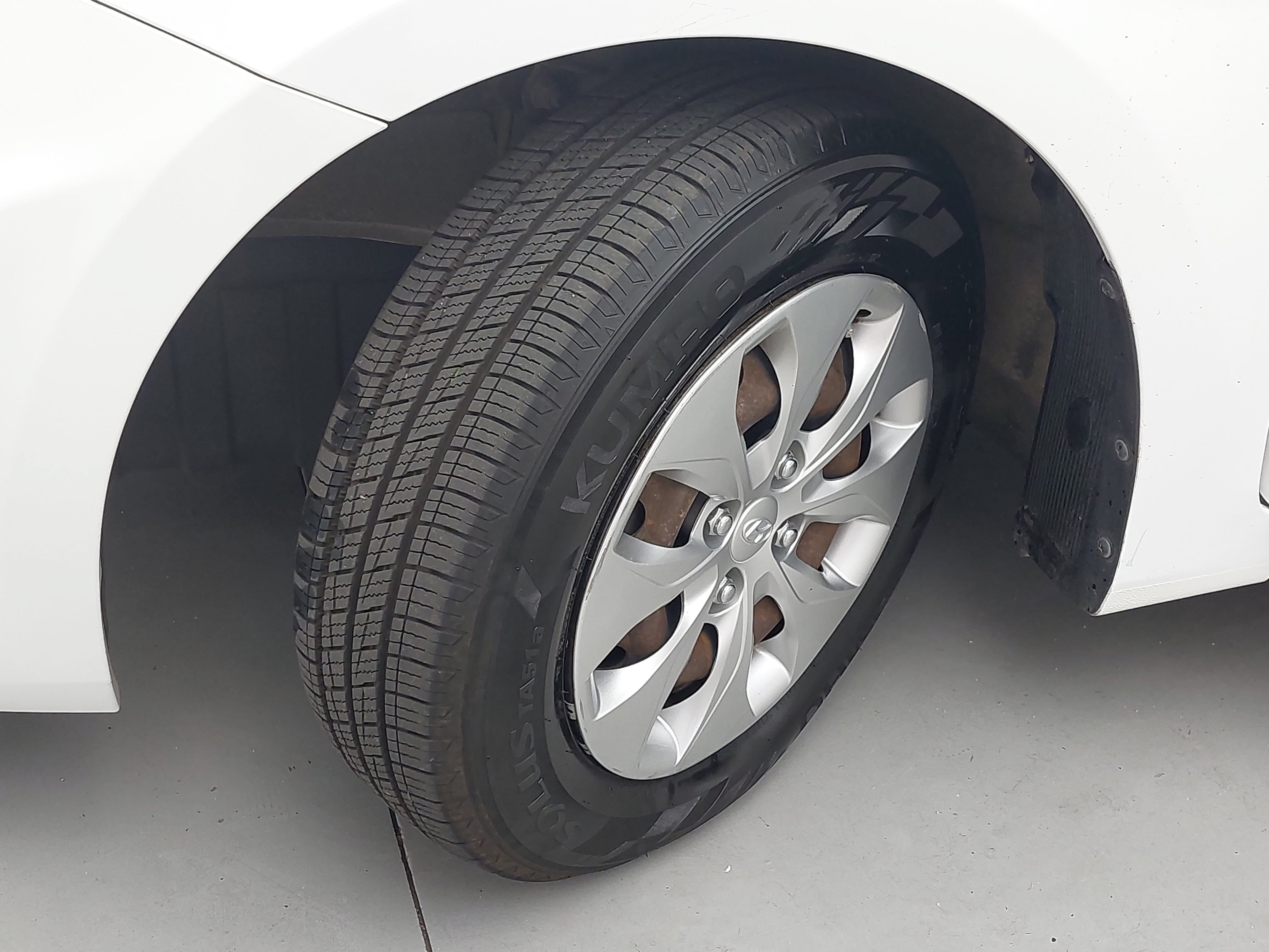Used 2016 Hyundai Accent SE FWD image 29