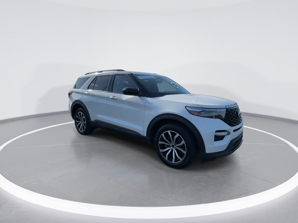 Used 2022 Ford Explorer ST-Line w/ Class IV Trailer Tow Package image 2