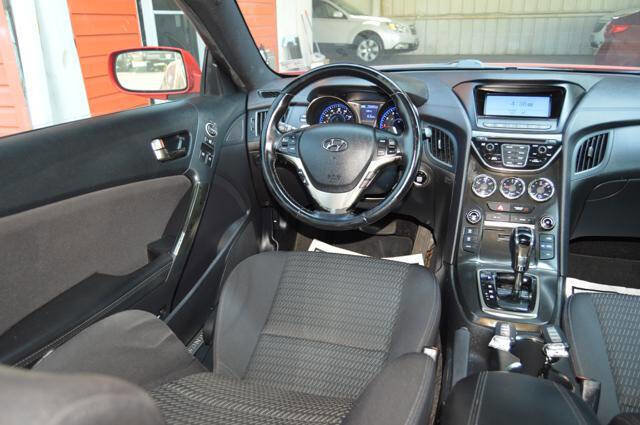 Used 2014 Hyundai Genesis 2.0T image 38