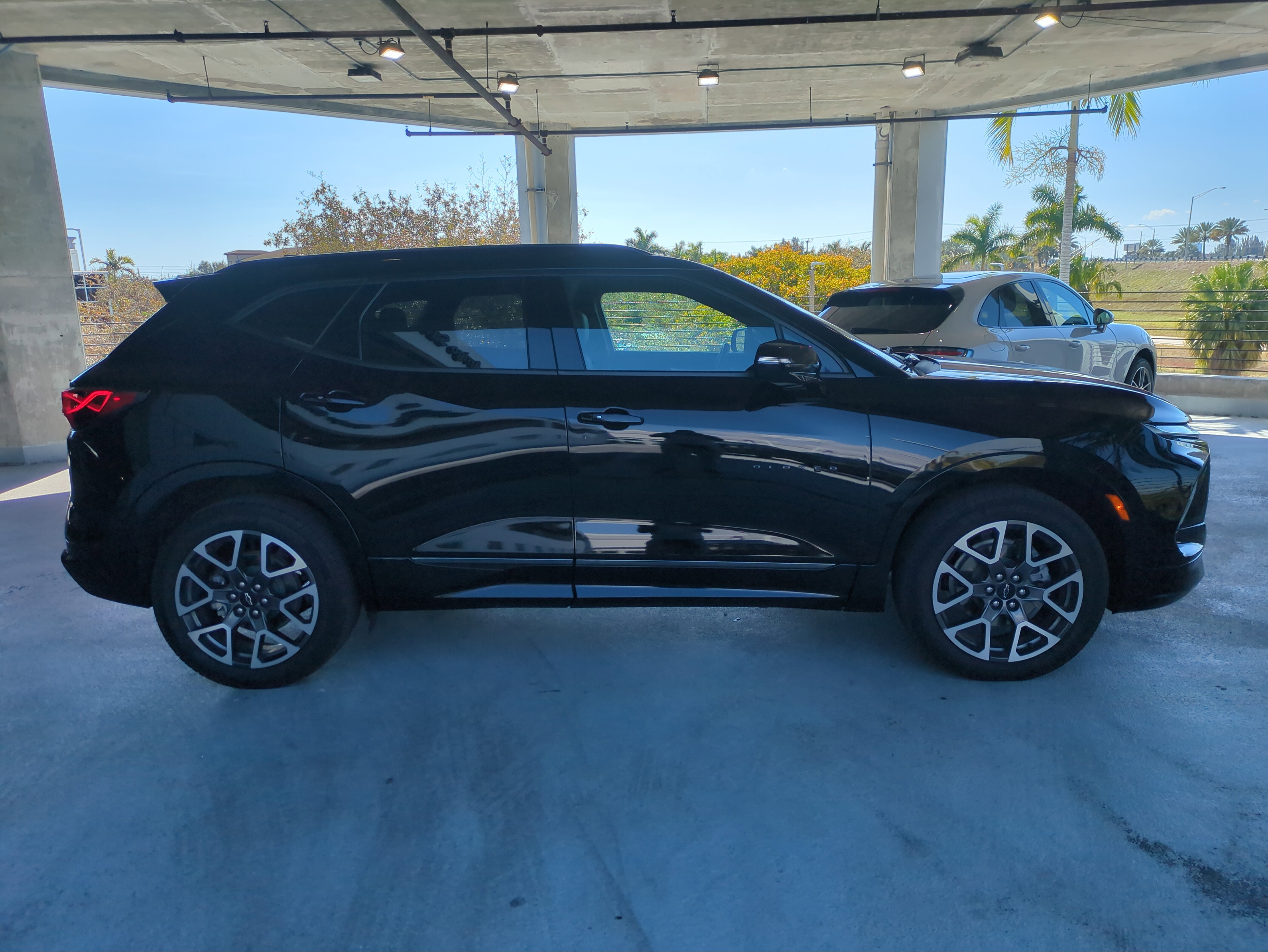 Used 2023 Chevrolet Blazer RS w/ Enhanced Convenience Package image 4