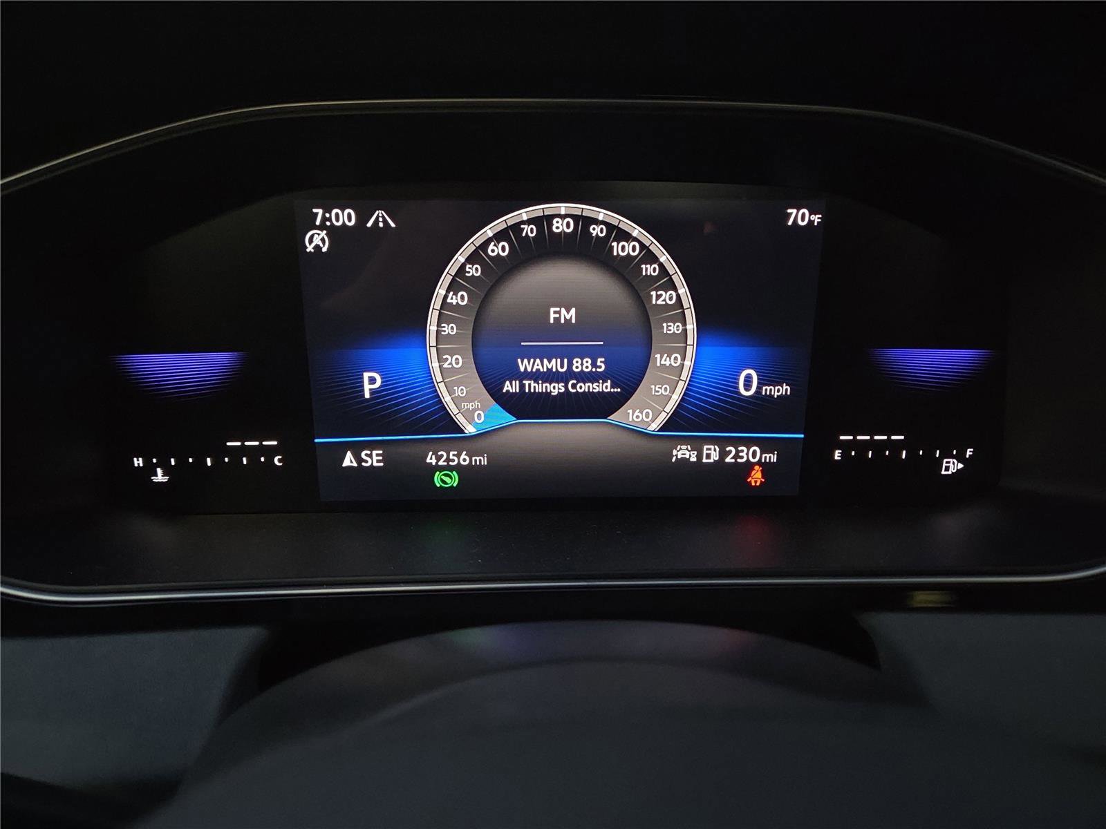 Certified 2025 Volkswagen Jetta SE w/ Sunroof Package image 21