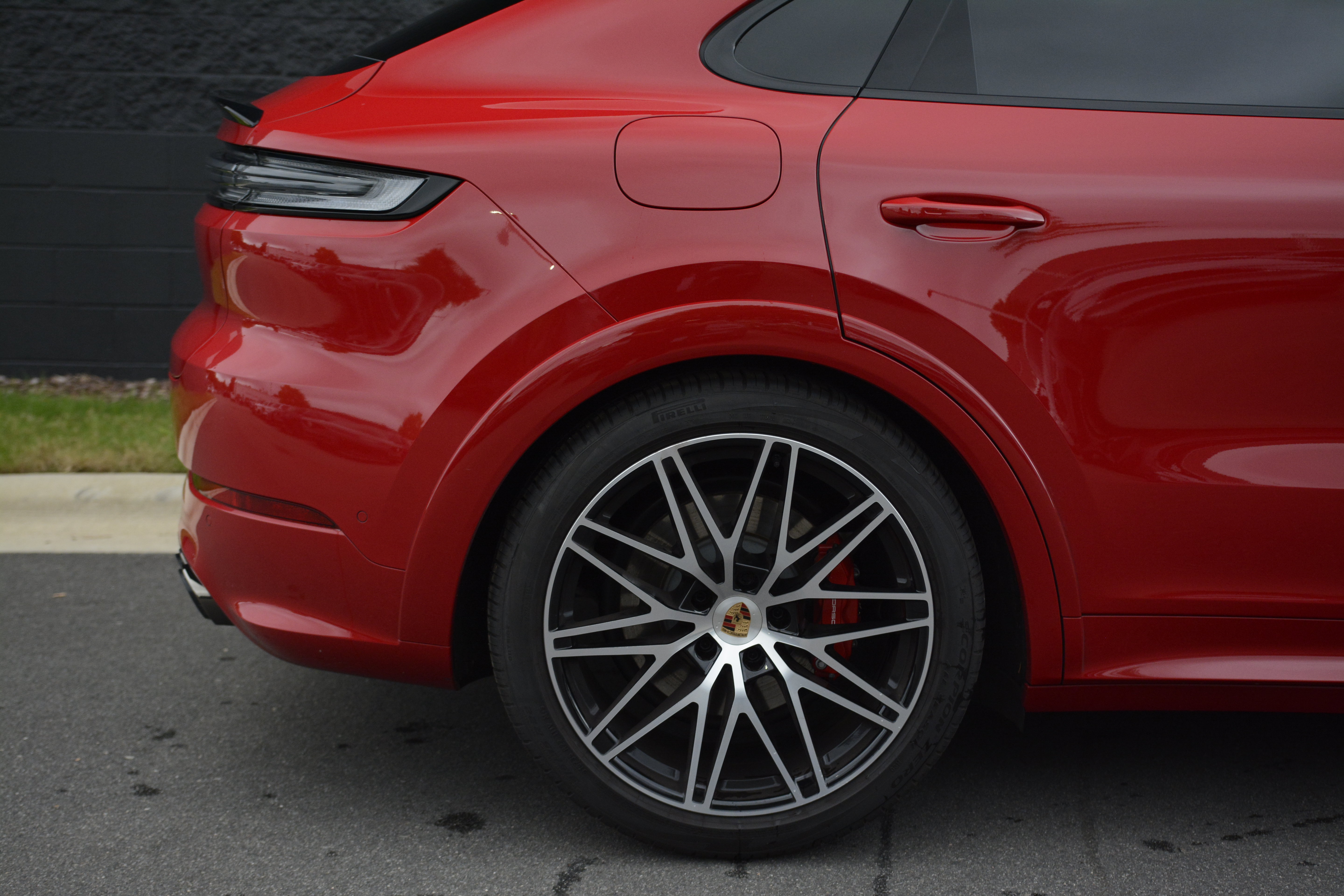 Certified 2025 Porsche Cayenne GTS AWD/4WD image 42