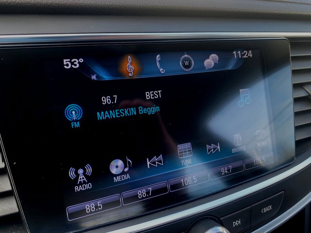 Used 2017 Buick LaCrosse Preferred image 12