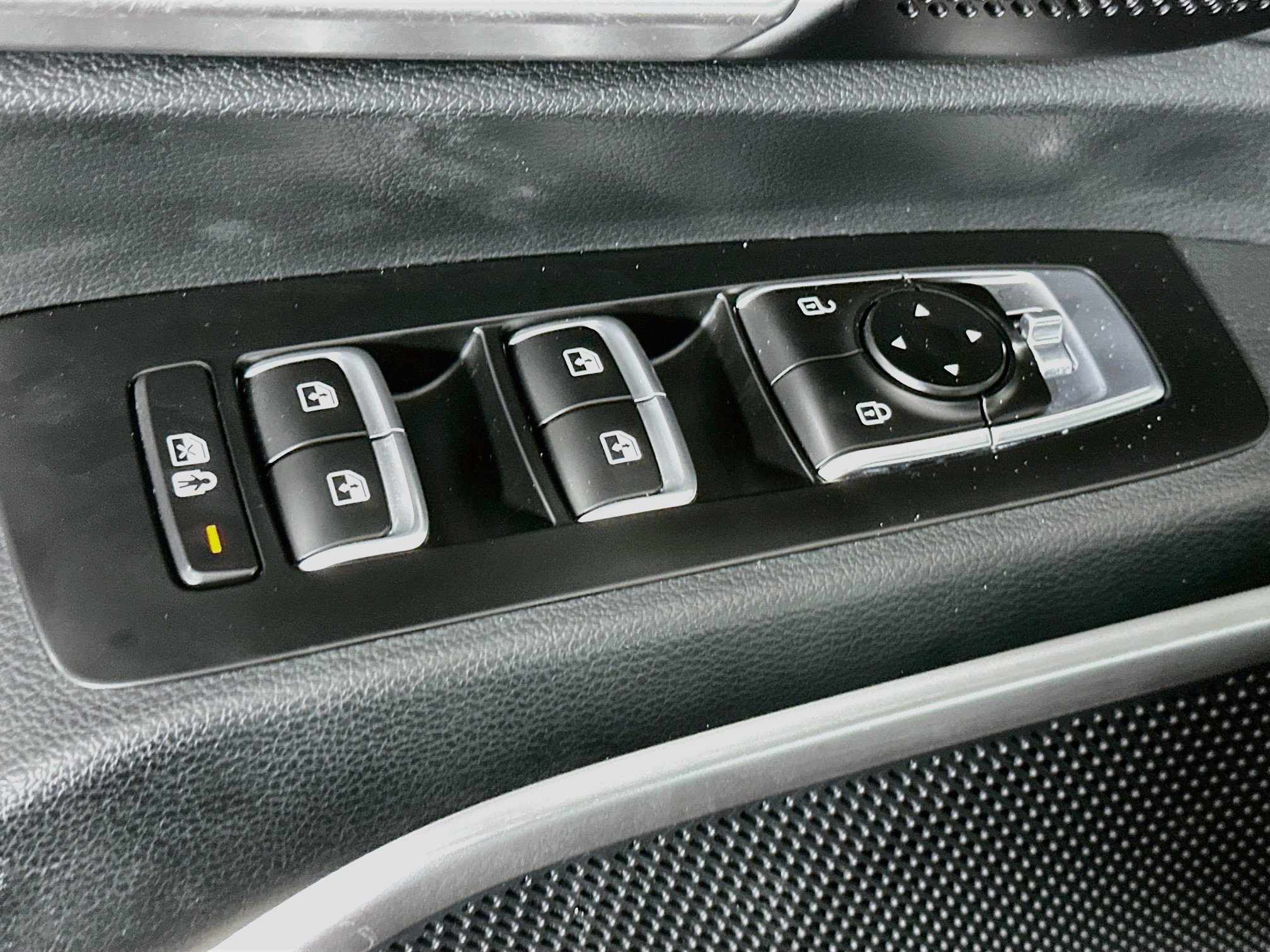 Used 2025 Kia Telluride S AWD/4WD image 15
