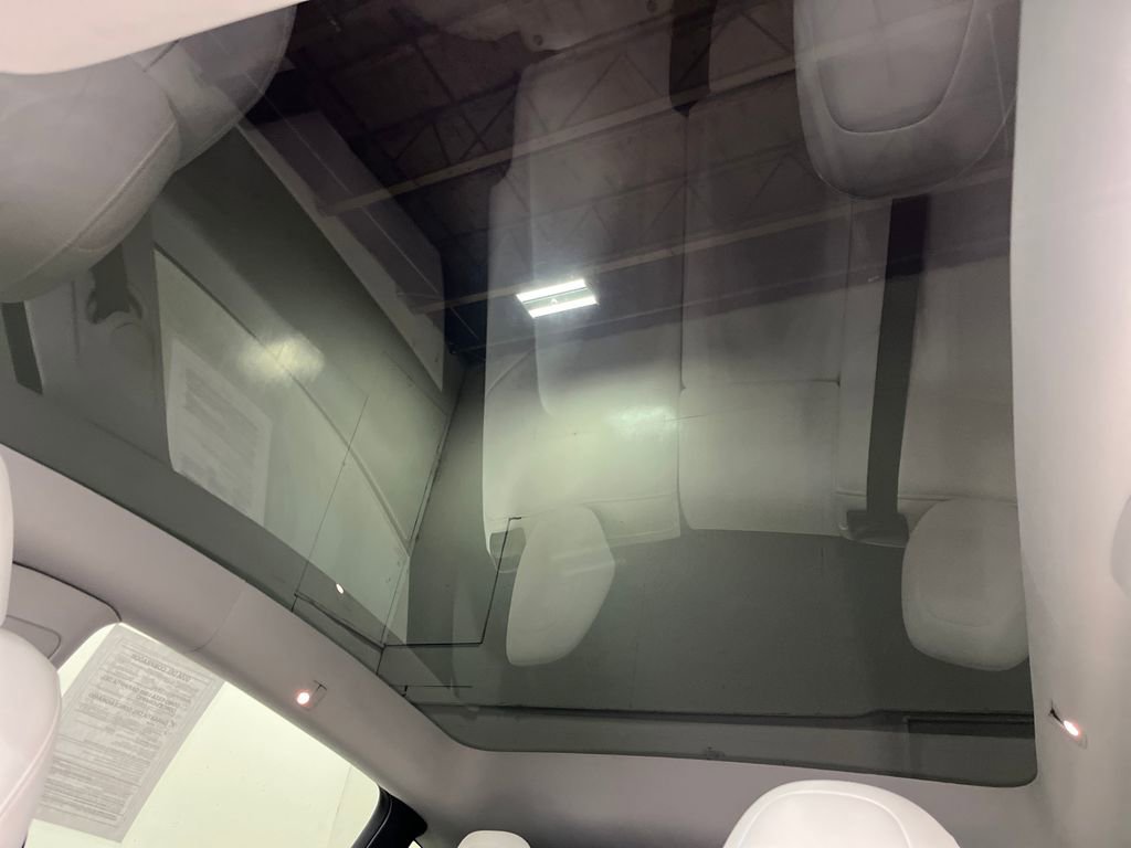 Used 2021 Tesla Model Y Performance image 23