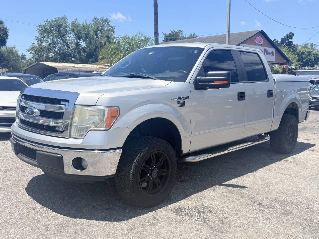 Used 2014 Ford F150 XLT w/ XLT Convenience Package RWD image 2