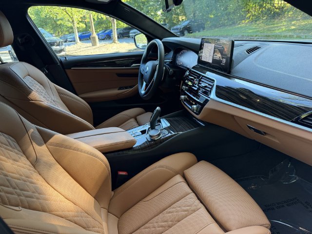 Used 2023 BMW 530i w/ Convenience Package RWD image 33