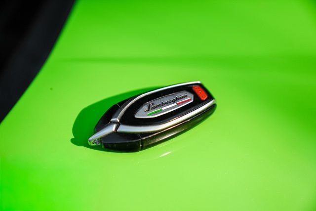 Used 2021 Lamborghini Urus AWD/4WD image 27
