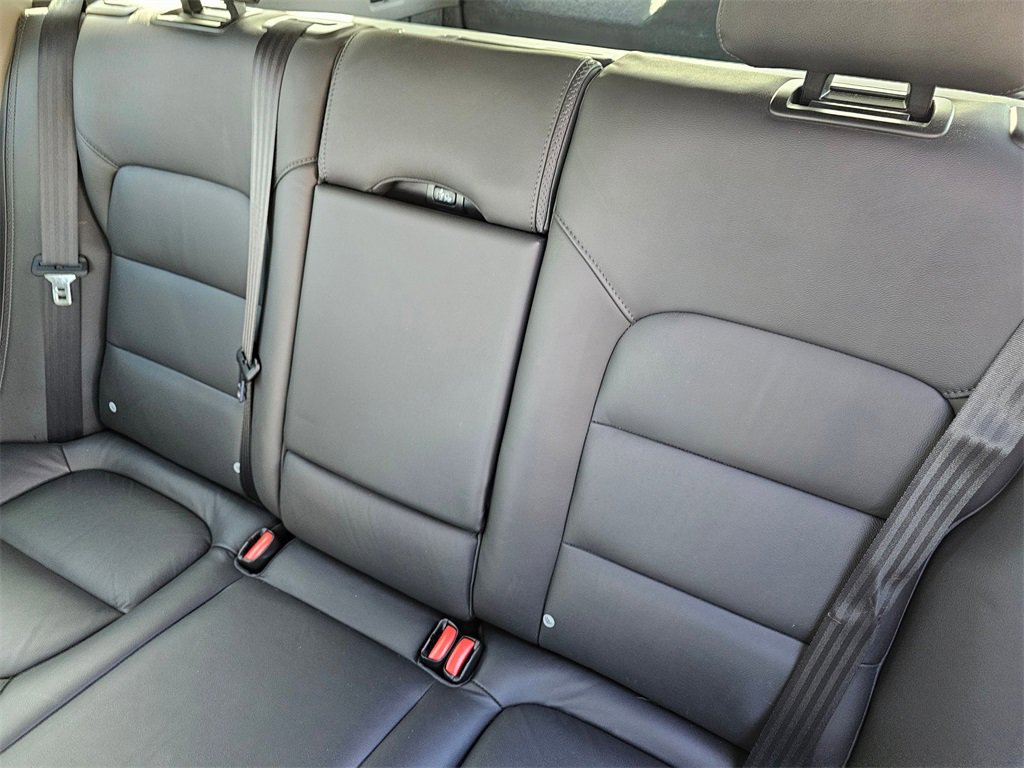 Used 2016 Volvo XC70 T5 Premier w/ Proximity Package image 11