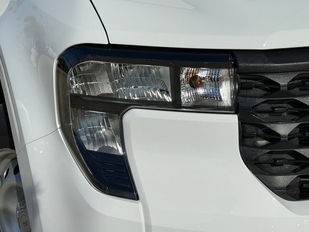 New 2025 Ford Maverick XL image 3