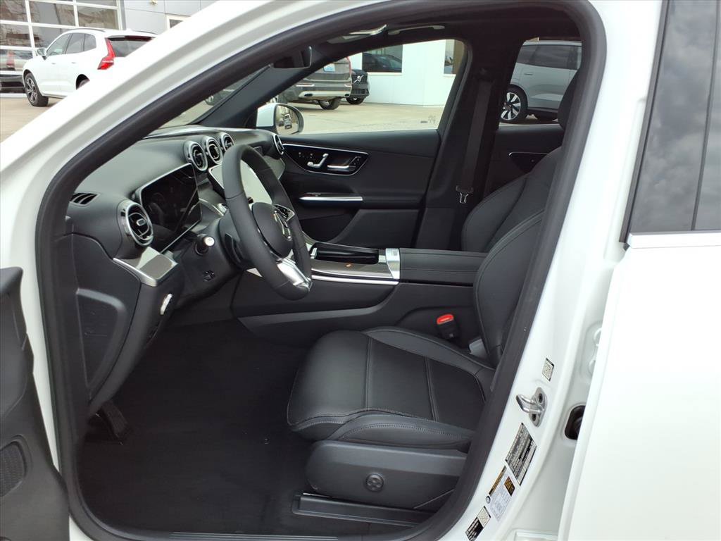 Used 2026 Mercedes-Benz GLC 300 4MATIC image 11