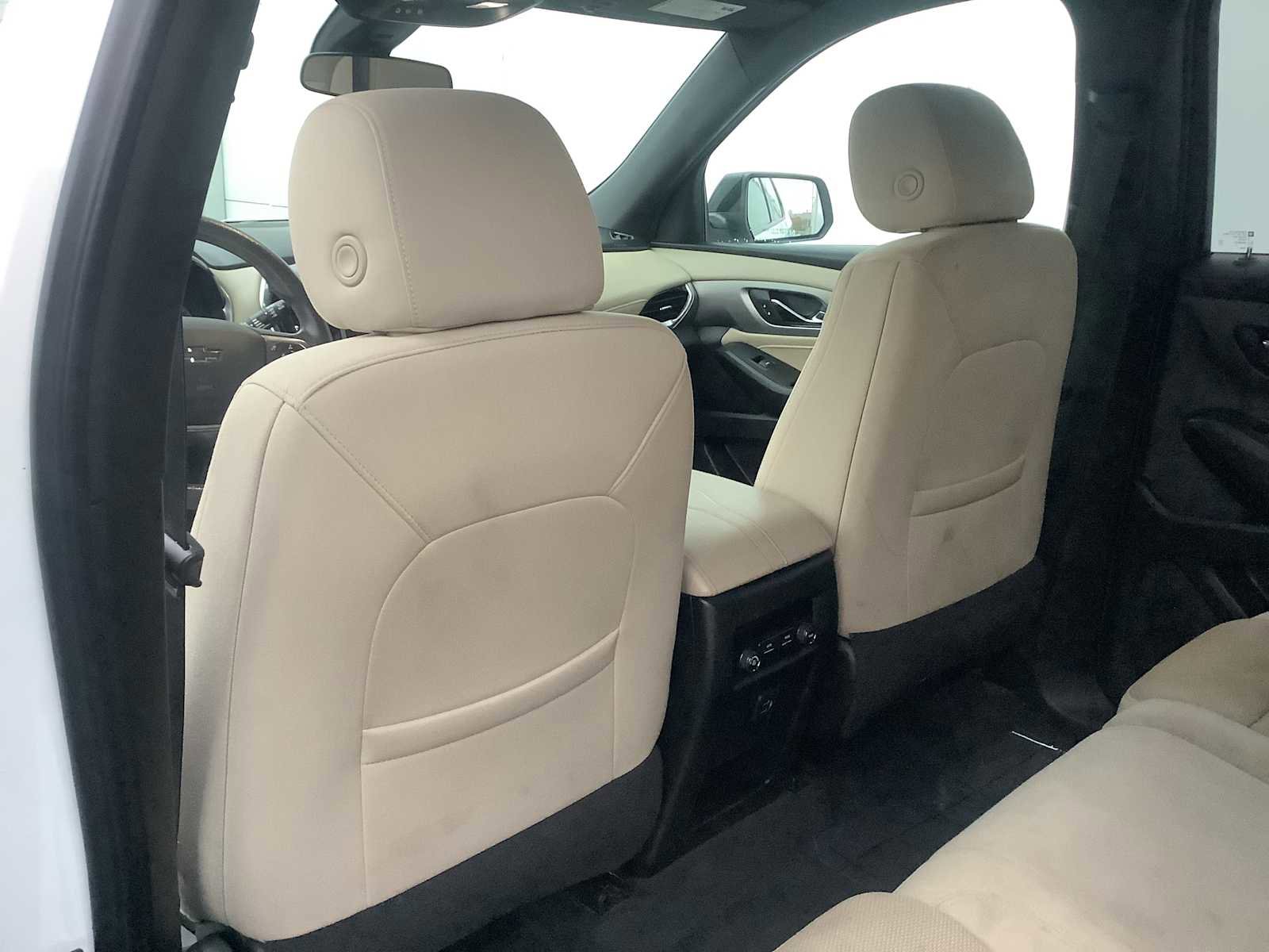 Used 2022 Chevrolet Traverse LS w/ Midnight/Sport Edition image 11