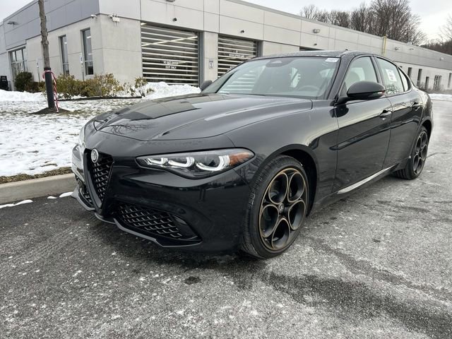 New 2025 Alfa Romeo Giulia AWD w/ Driving Assist Package image 4