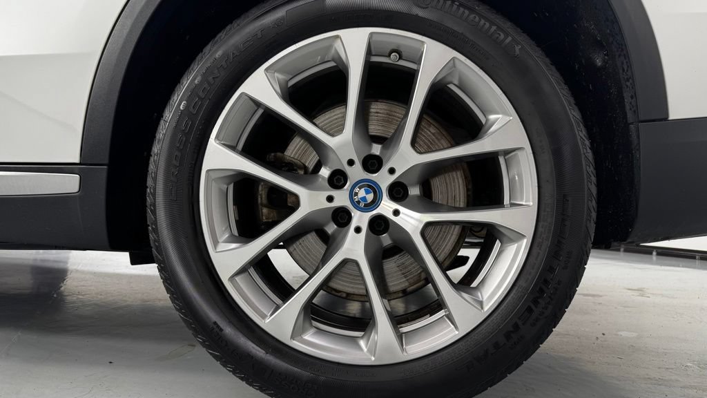 Used 2024 BMW X5 xDrive50e w/ Premium Package AWD/4WD image 10