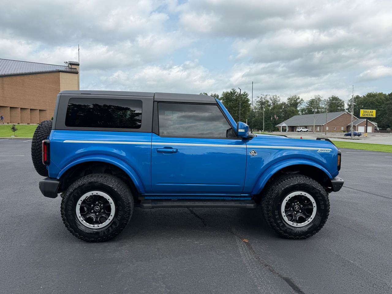 Used 2022 Ford Bronco Outer Banks w/ Sasquatch Package AWD/4WD image 3