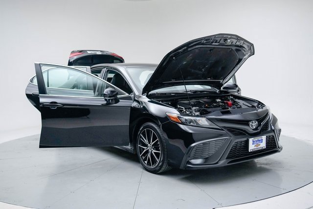 Used 2023 Toyota Camry SE image 13