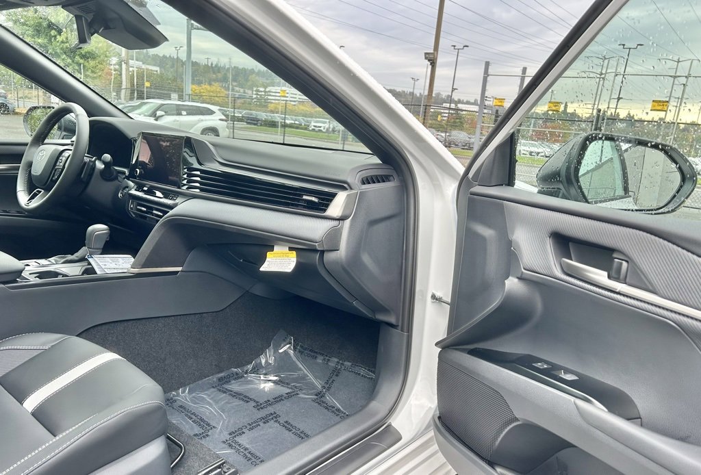 New 2026 Toyota Camry Hybrid image 15