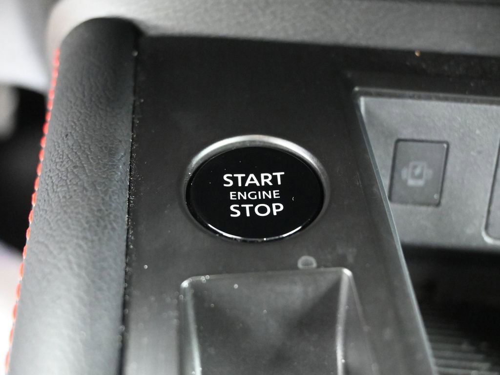 Used 2025 Nissan Kicks SR image 24