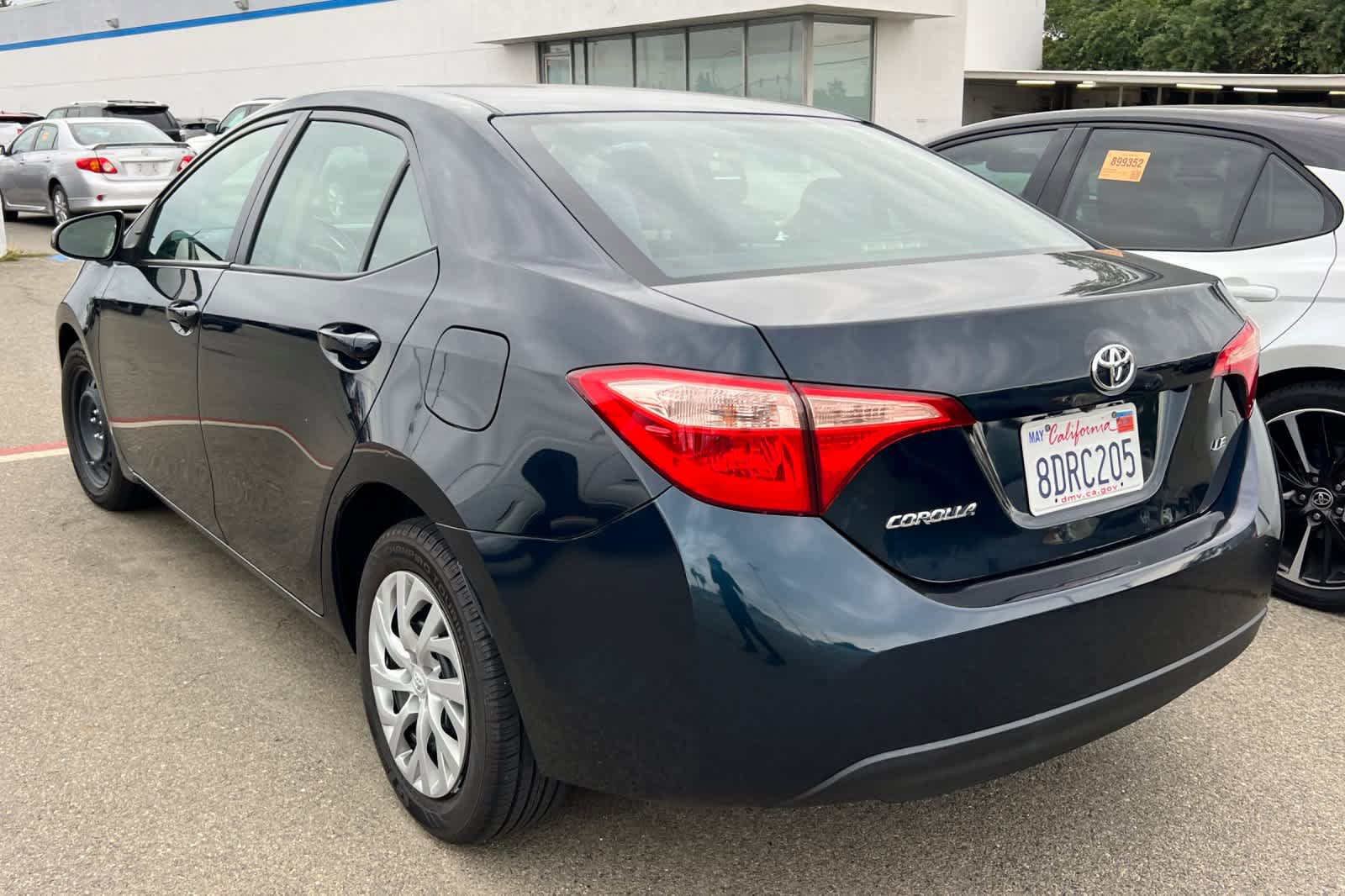 Used 2018 Toyota Corolla LE FWD image 6