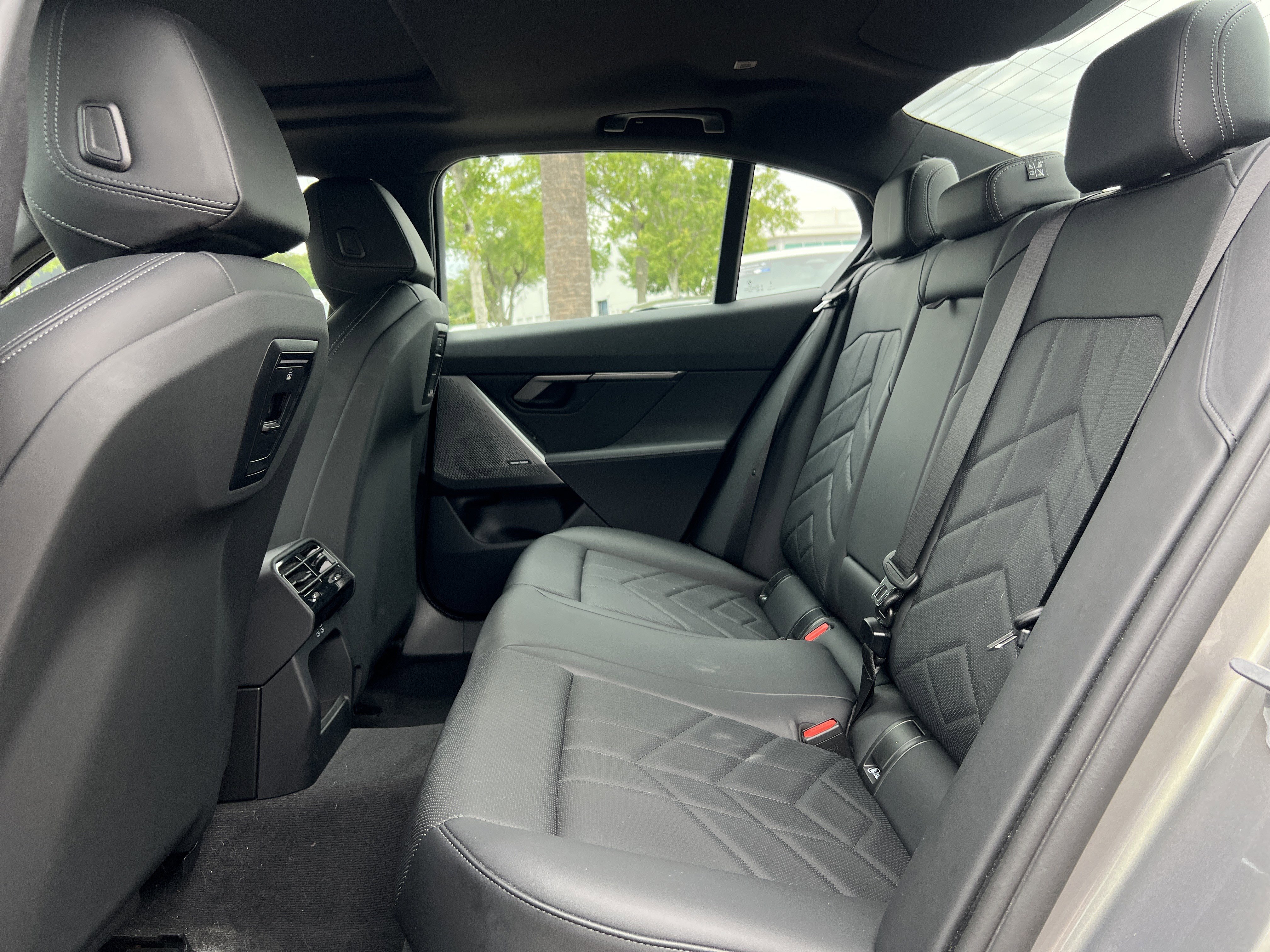 Certified 2025 BMW 530i RWD image 31