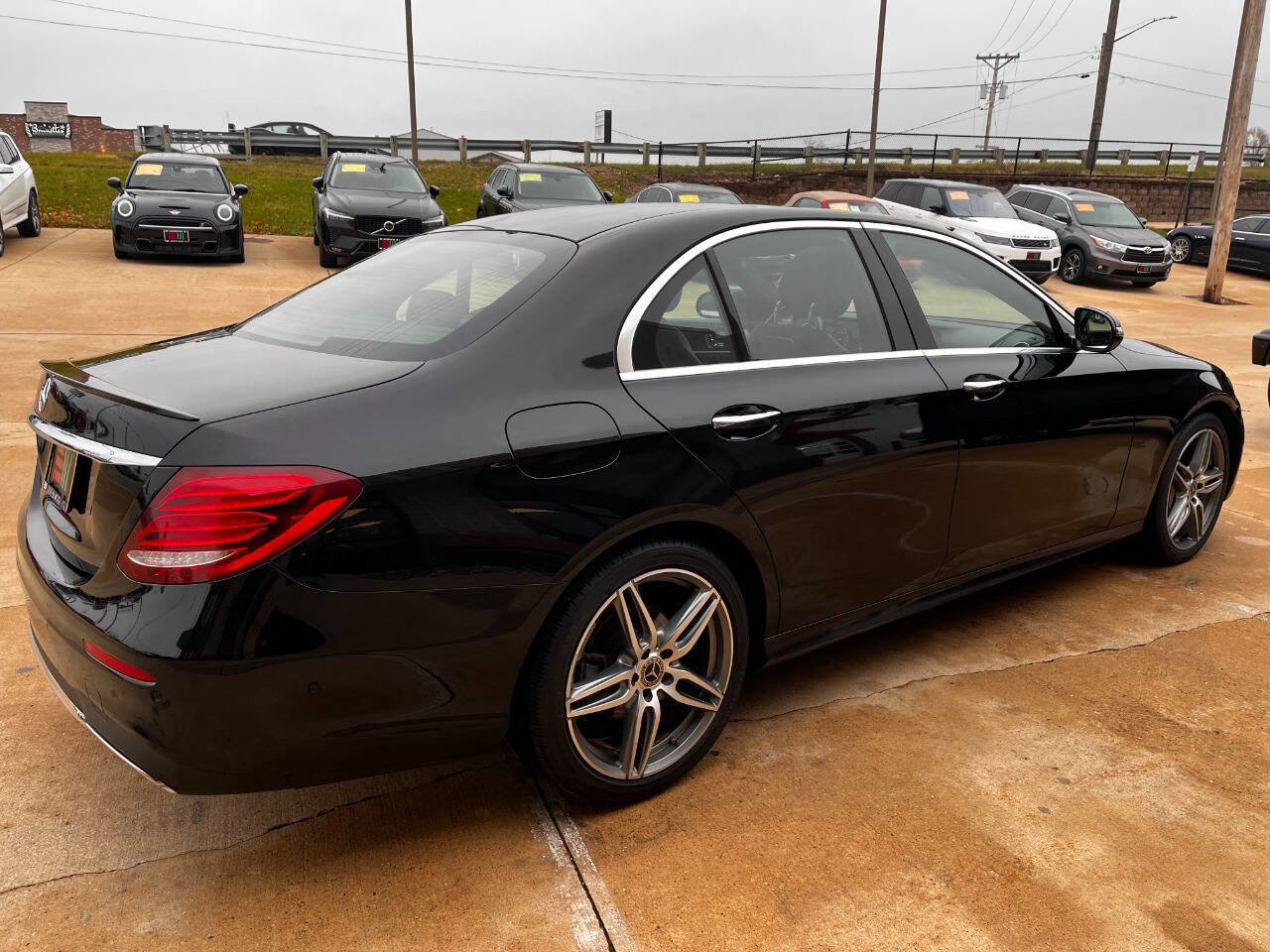 Used 2019 Mercedes-Benz E 300 4MATIC image 5