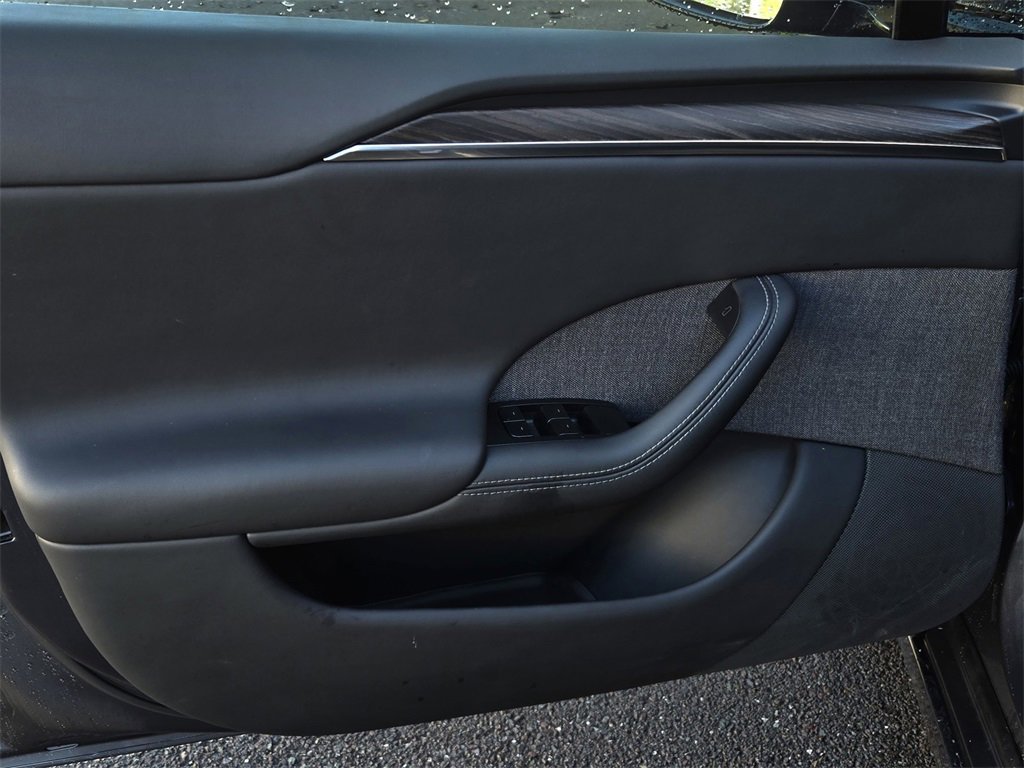 Used 2022 Tesla Model S image 10