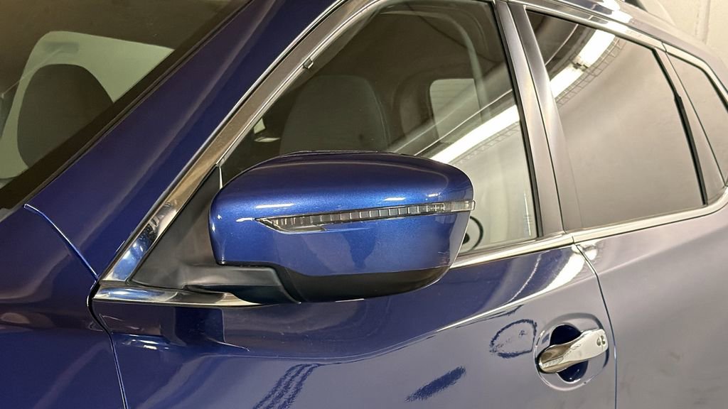 Used 2020 Nissan Rogue SV image 5